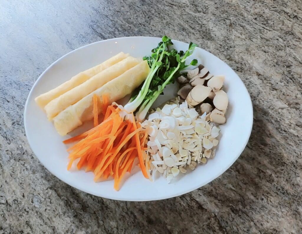 Nguyên liệu làm chả giò: Bí Quyết Cho Món Ăn Phổ Biến 2023 39-Putino-Food Nguyên liệu làm chả giò hình 2