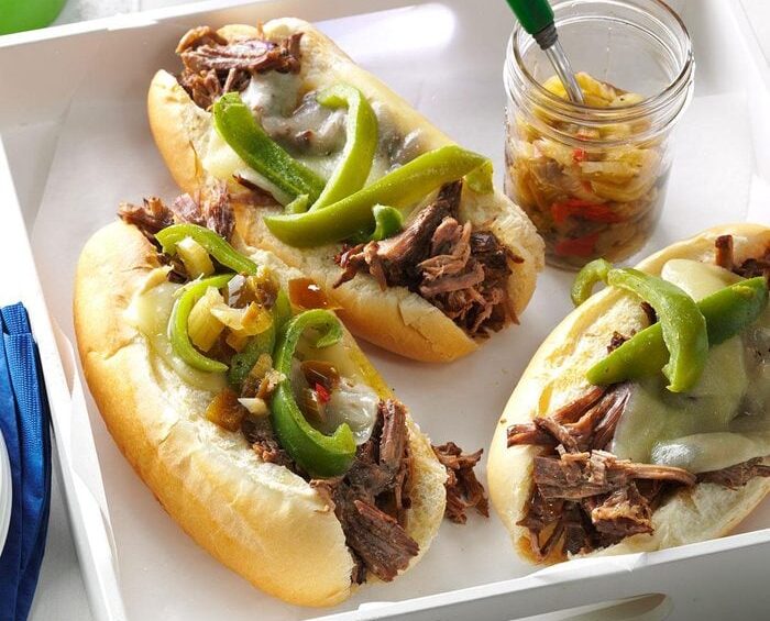 Bánh Mì Kẹp Thịt Bò Nấu Chậm Kiểu Ý