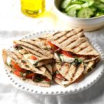 Bánh mì kẹp Quesadilla nướng phô mai mozzarella kiểu Mexico