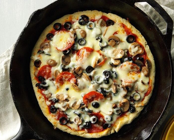 Pizza áp chảo với phô mai mozzarella Putino và nấm