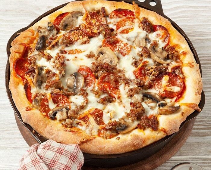 Pizza đế dày kiểu Chicago - Putino Food