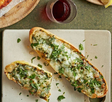 Bánh mì bơ tỏi phô mai mozzarella Putino - món ăn kèm hoàn hảo 4-Putino-Food Bánh mì bơ tỏi phô mai mozzarella Putino