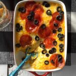 Bánh phô mai mozzarella sốt mayonnaise cùng pepperoni