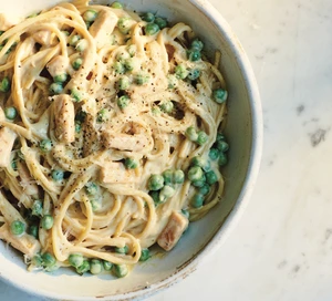 Mì Carbonara với Bông Cải Xanh và Phô Mai Mozzarella Putino