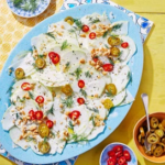 Salad Kohlrabi với Nước Sốt Jalapeño Ngâm Chua Cay Nồng