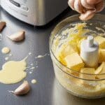 Hình ảnh gia công bơ tỏi (garlic butter)