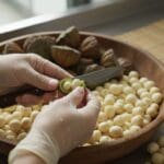 Hình ảnh gia công bóc vỏ hạt sen