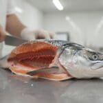 Hình ảnh gia công đầu cá hồi (xẻ đôi)