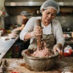 Hình ảnh gia công quết giò sống